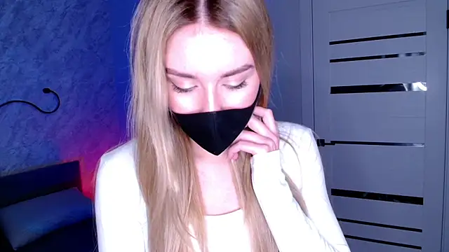 LulyDOLL online show from April 2026 06:26:01 AM