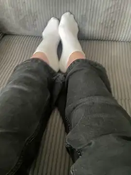 LilouPieds online show from June 2026 02:04:01 PM