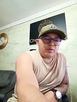 maximo daddy online show from April 2026 03:25:02 PM