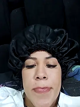 Snapshot of dayrubi_22 chatting on April 2026 10:21:02 PM dayrubi 22 online show from April 2026 10:21:02 PM