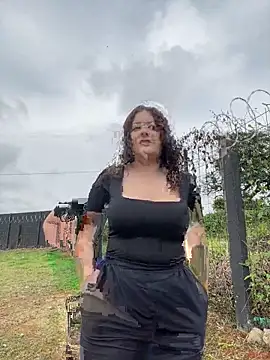 Snapshot of Amber_rosse_outdoors chatting on March 2026 07:15:02 PM Amber rosse outdoors online show from March 2026 07:15:02 PM