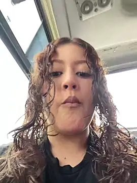 Snapshot of Amber_rosse_outdoors chatting on April 2026 03:18:02 PM Amber rosse outdoors online show from April 2026 03:18:02 PM