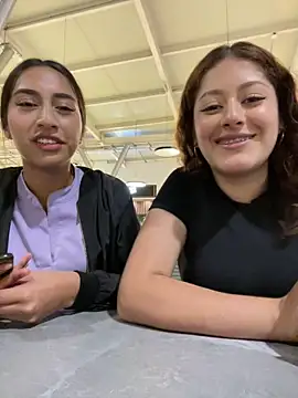 Snapshot of Amber_rosse_outdoors chatting on April 2026 01:44:02 AM Amber rosse outdoors online show from April 2026 01:44:02 AM