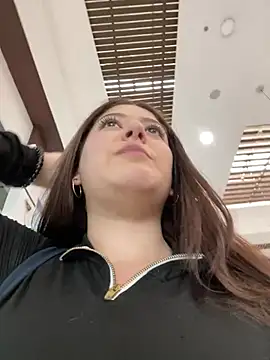 Snapshot of Amber_rosse_outdoors chatting on March 2026 07:48:01 PM Amber rosse outdoors online show from March 2026 07:48:01 PM