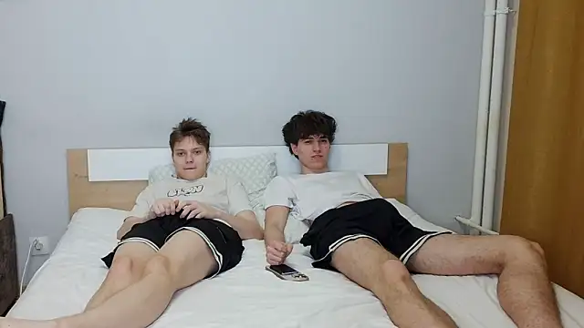 1gay1straight online show from March 2026 10:11:01 PM