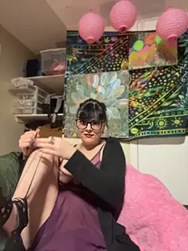 mango-kitty online show from April 2026 06:31:02 PM