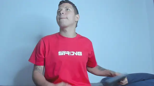 Snapshot of LatinsGuys2026 chatting on April 2026 11:50:02 AM LatinsGuys2026 online show from April 2026 11:50:02 AM