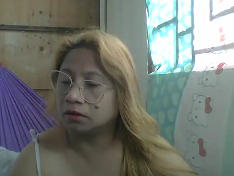 Snapshot of PinayChristine chatting on April 2026 01:50:01 AM PinayChristine online show from April 2026 01:50:01 AM