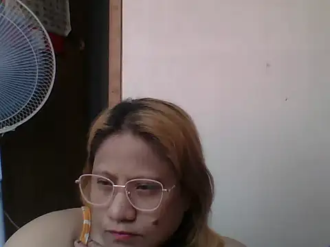 PinayChristine online show from May 2026 06:00:01 AM