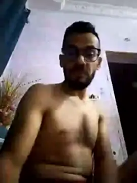 Snapshot of Alimohamed08 chatting on May 2026 07:28:02 PM Alimohamed08 online show from May 2026 07:28:02 PM