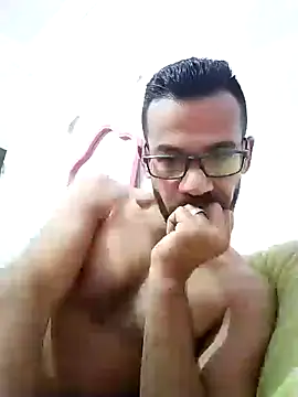 Snapshot of Alimohamed08 chatting on March 2026 02:22:01 AM Alimohamed08 online show from March 2026 02:22:01 AM