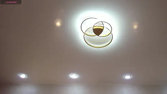 Snapshot of OliviaXStar chatting on April 2026 06:19:01 AM OliviaXStar online show from April 2026 06:19:01 AM