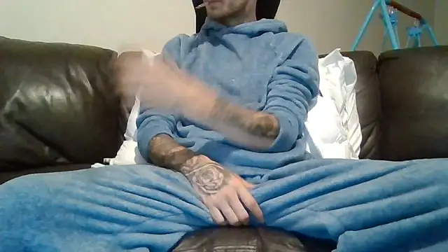 feetlovrr94 online show from May 2026 11:26:01 PM