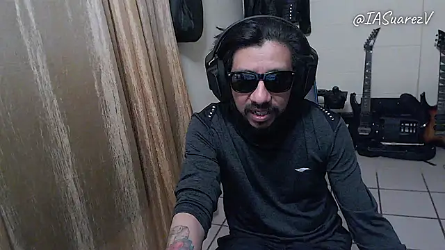 IASuarezV online show from April 2026 04:46:02 AM