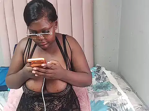 Chocolatemelons17 online show from April 2026 12:40:02 PM