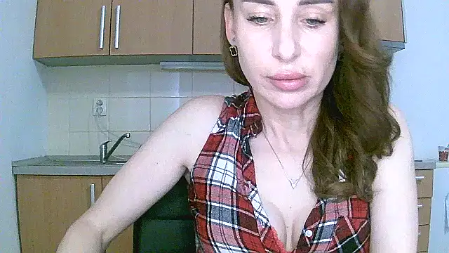 GlarysLoveressSx online show from April 2026 01:04:02 PM