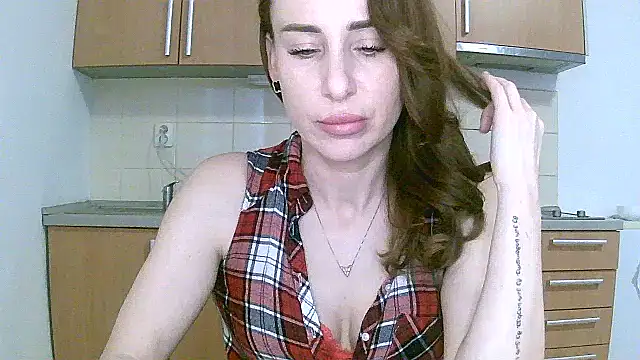 GlarysLoveressSx online show from April 2026 12:29:01 PM