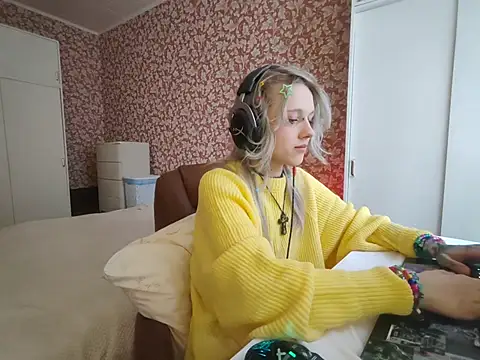 StijenaHunt online show from April 2026 12:52:01 PM