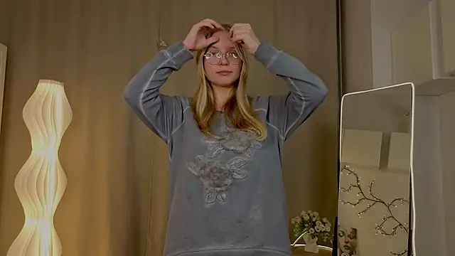 Snapshot of AlicaCohill chatting on April 2026 07:09:02 PM AlicaCohill online show from April 2026 07:09:02 PM