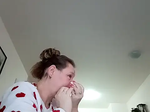 Jahudka47 online show from April 2026 07:10:01 AM