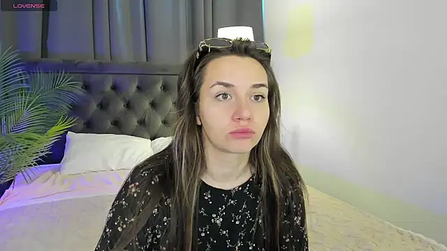 Domirelle online show from May 2026 03:48:02 AM