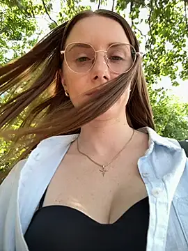 Snapshot of FReyja_44 chatting on July 2026 09:43:01 AM FReyja 44 online show from July 2026 09:43:01 AM
