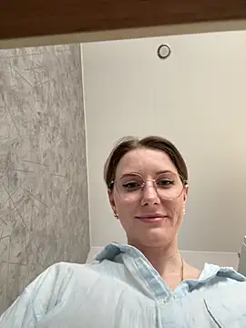 FReyja 44 online show from April 2026 07:47:01 AM