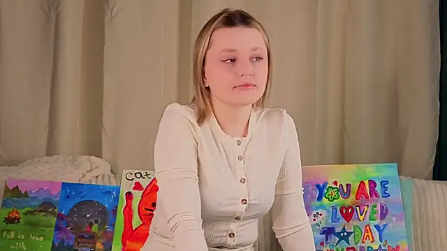 LorriMonz online show from April 2026 01:18:01 AM