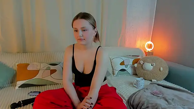 LorriMonz online show from May 2026 01:46:01 AM