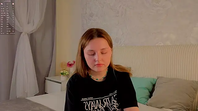 LorriMonz online show from June 2026 01:58:02 AM