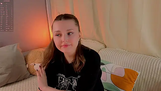 LorriMonz online show from June 2026 01:47:01 AM