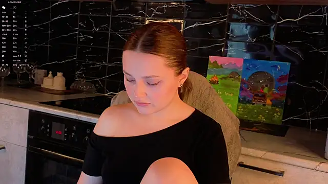 LorriMonz online show from May 2026 01:44:02 AM