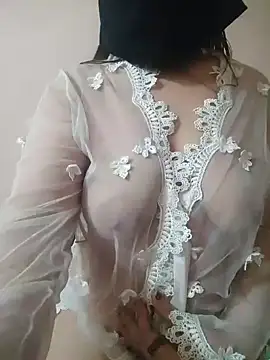Snapshot of Yasmin_Oh chatting on May 2026 06:57:02 PM Yasmin Oh online show from May 2026 06:57:02 PM