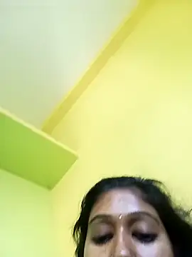 bannerjeesneha20 online show from May 2026 02:25:02 AM