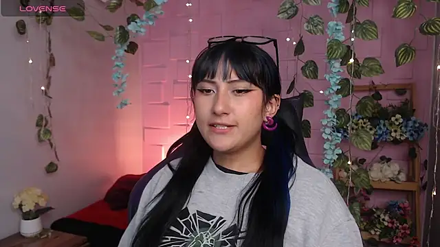 eyes moonn online show from April 2026 03:58:02 AM