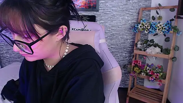 eyes moonn online show from June 2026 02:17:02 PM
