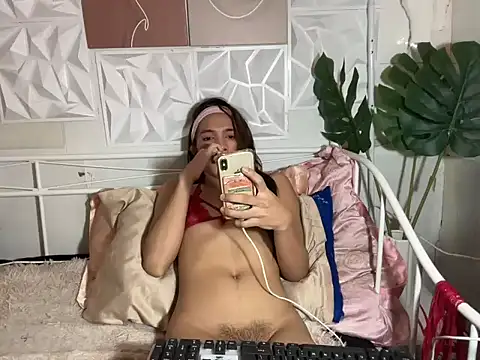 Leijona Milker online show from March 2026 08:26:33 AM