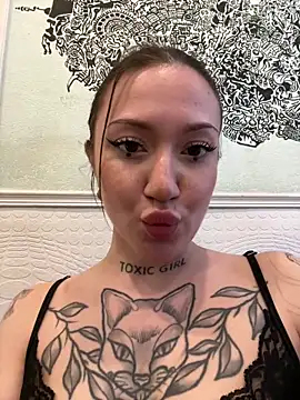 SaintSquirt online show from April 2026 04:02:02 PM