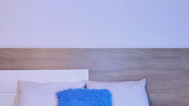 Snapshot of Elodie_Laurent chatting on March 2026 12:15:01 PM Elodie Laurent online show from March 2026 12:15:01 PM