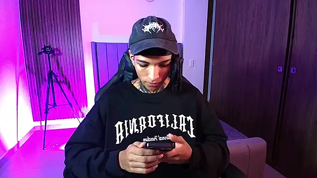 im Usuga online show from April 2026 12:29:01 PM