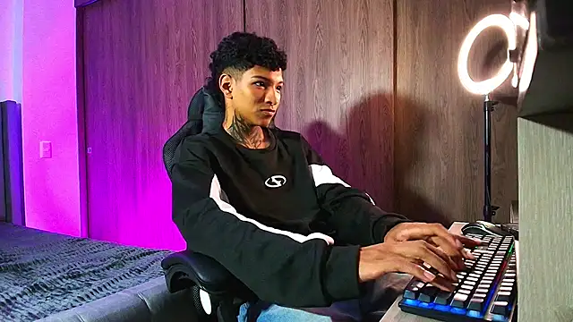 im Usuga online show from March 2026 04:54:02 AM