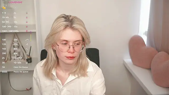 CarleySuski online show from April 2026 05:14:01 AM