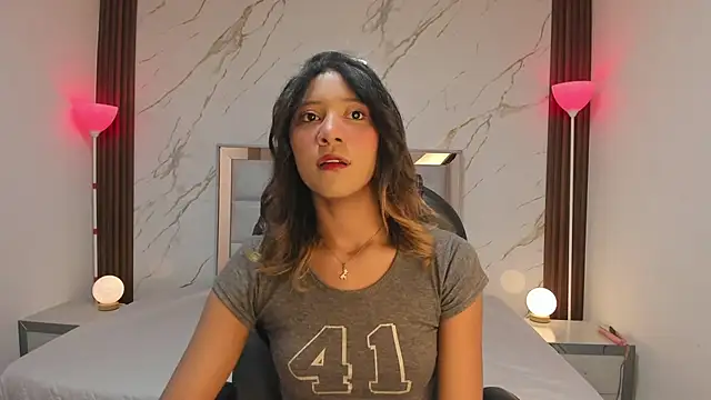 Snapshot of EsperanzaMora chatting on April 2026 11:49:01 AM EsperanzaMora online show from April 2026 11:49:01 AM