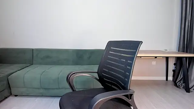 suareiko online show from April 2026 01:12:02 PM