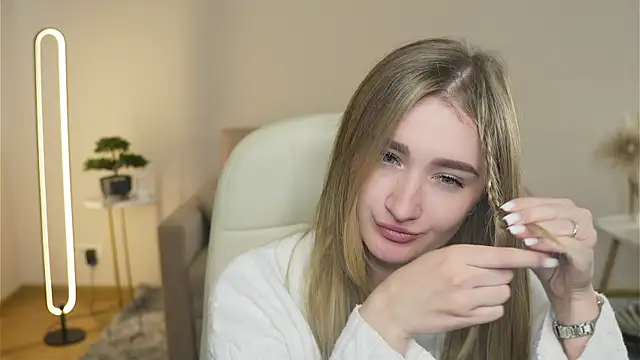 VioletteClaire online show from April 2026 08:54:02 AM