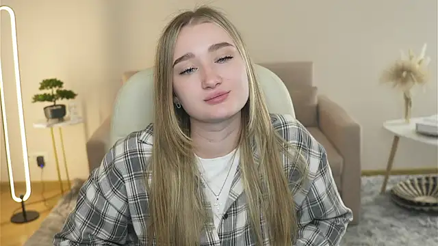 VioletteClaire online show from March 2026 09:33:01 AM