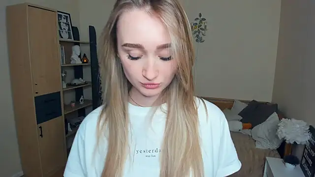 VioletteClaire online show from April 2026 09:22:02 AM