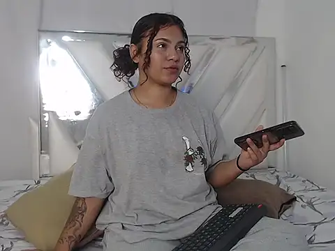 AlannaHarper online show from April 2026 01:01:02 PM