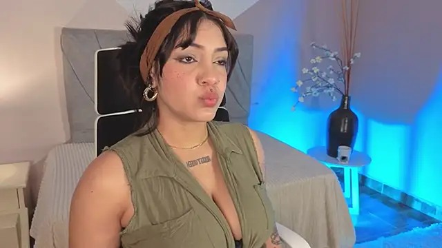 dania22  online show from April 2026 01:45:02 PM