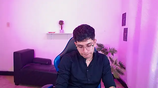 maax 18 online show from April 2026 01:56:02 PM